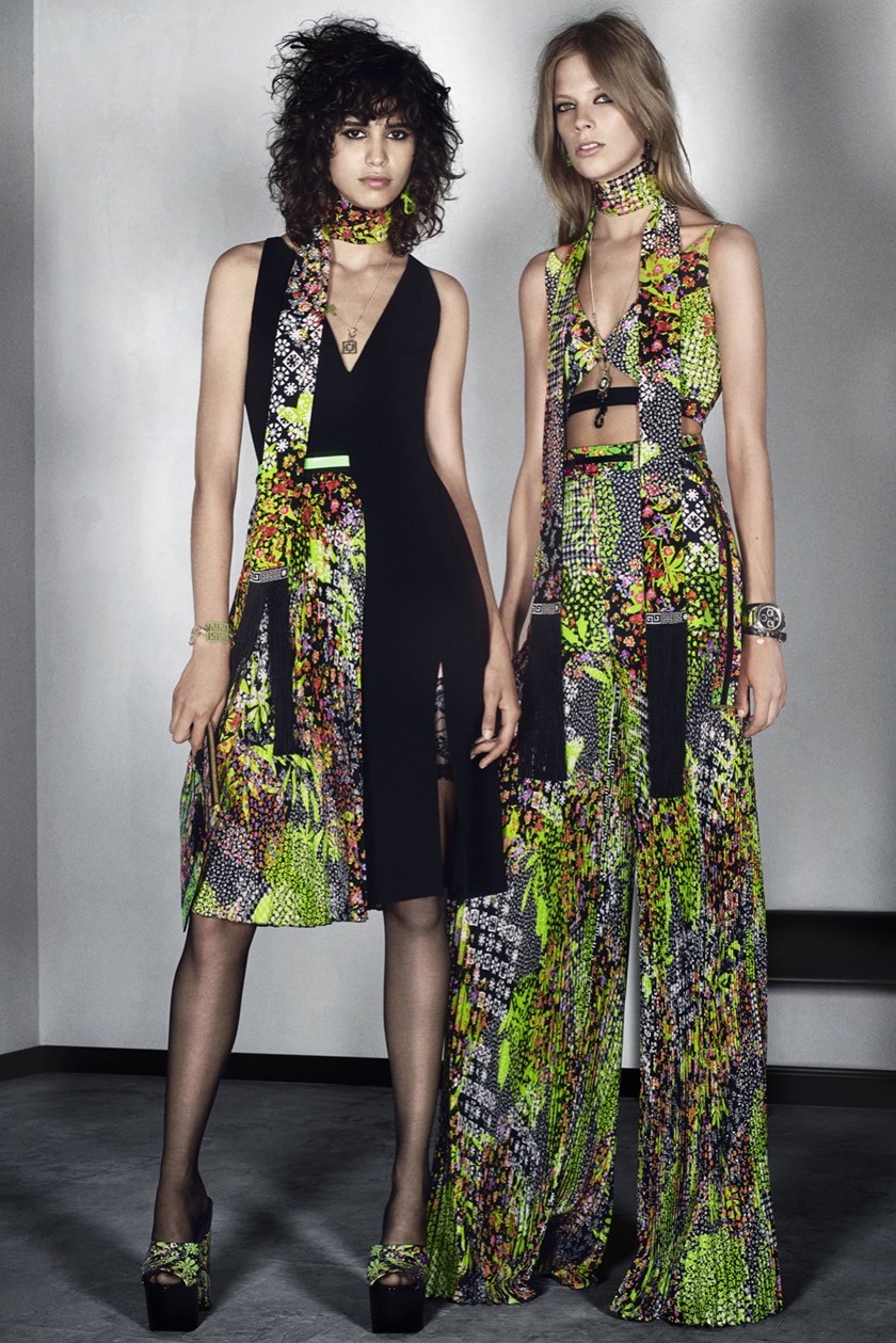 versace-015-1366_840_472.jpeg