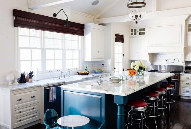 stunning-carrara-marble-kitchens-to-inspire-you-1512574_640x0c.jpg