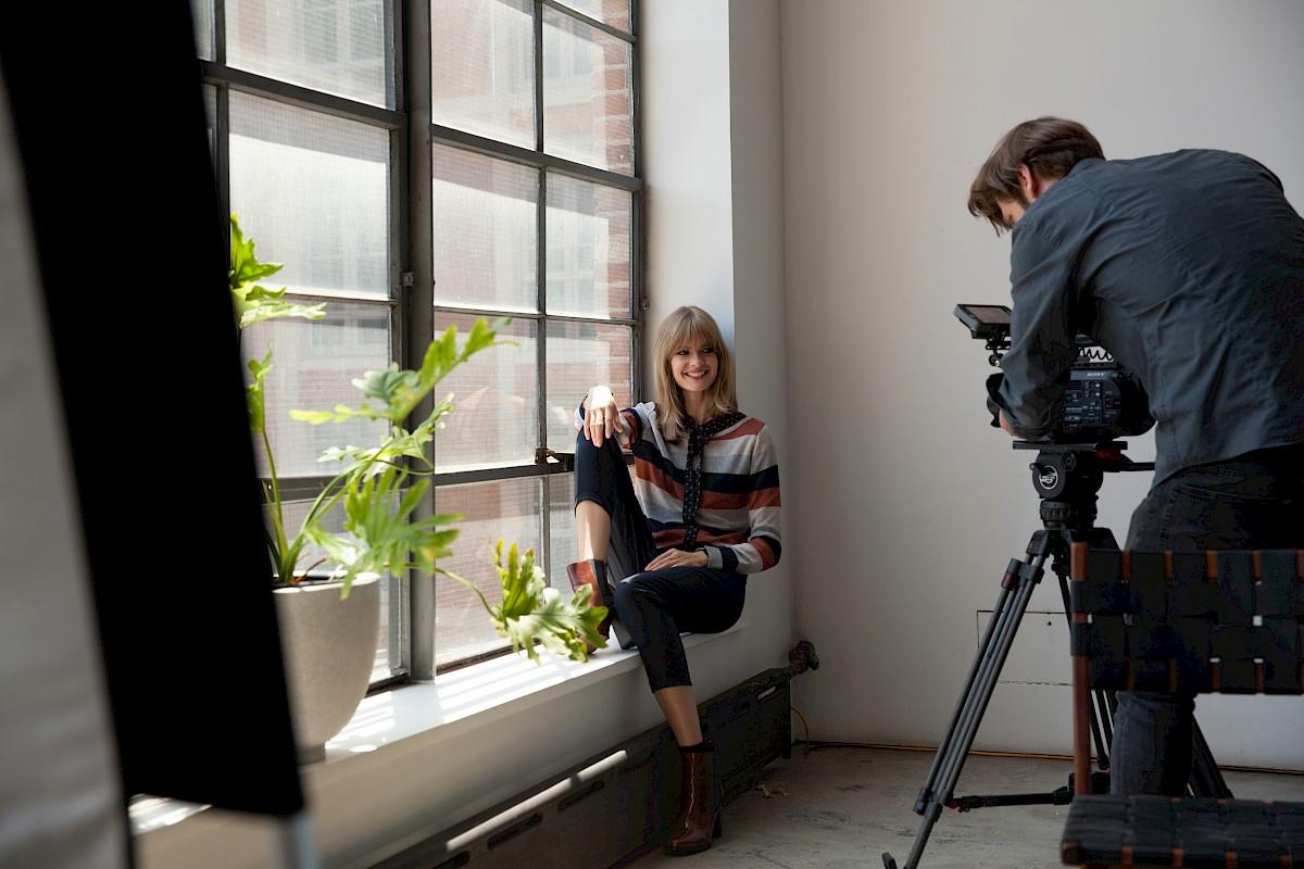 comma_campaign_fall_17_bts_14.jpg
